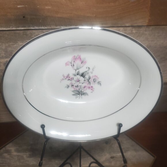 Embassy USA 10" Vegetable Serving Bowl - Pattern EMB1 - Picture 1 of 5